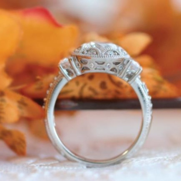 NEW Women’s Sterling Silver Faux Diamond Ring - Picture 5 of 5